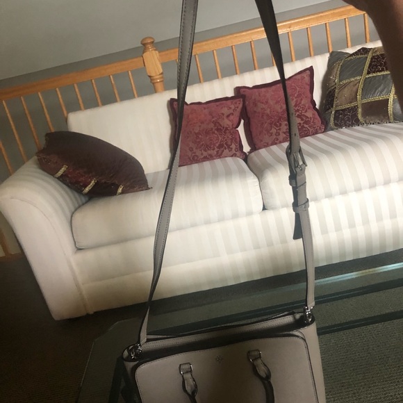 Tory Burch bag with shoulder strap! - Picture 3 of 6